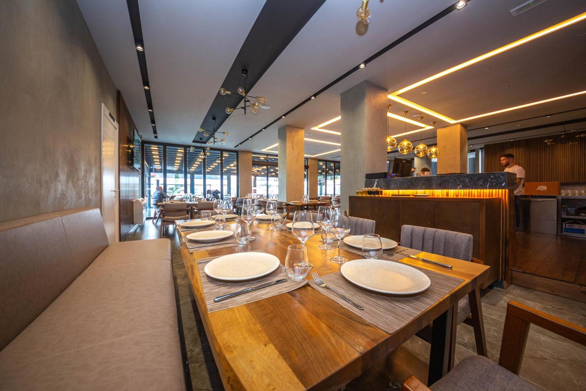Hotel Riviera Kamez Εξωτερικό φωτογραφία