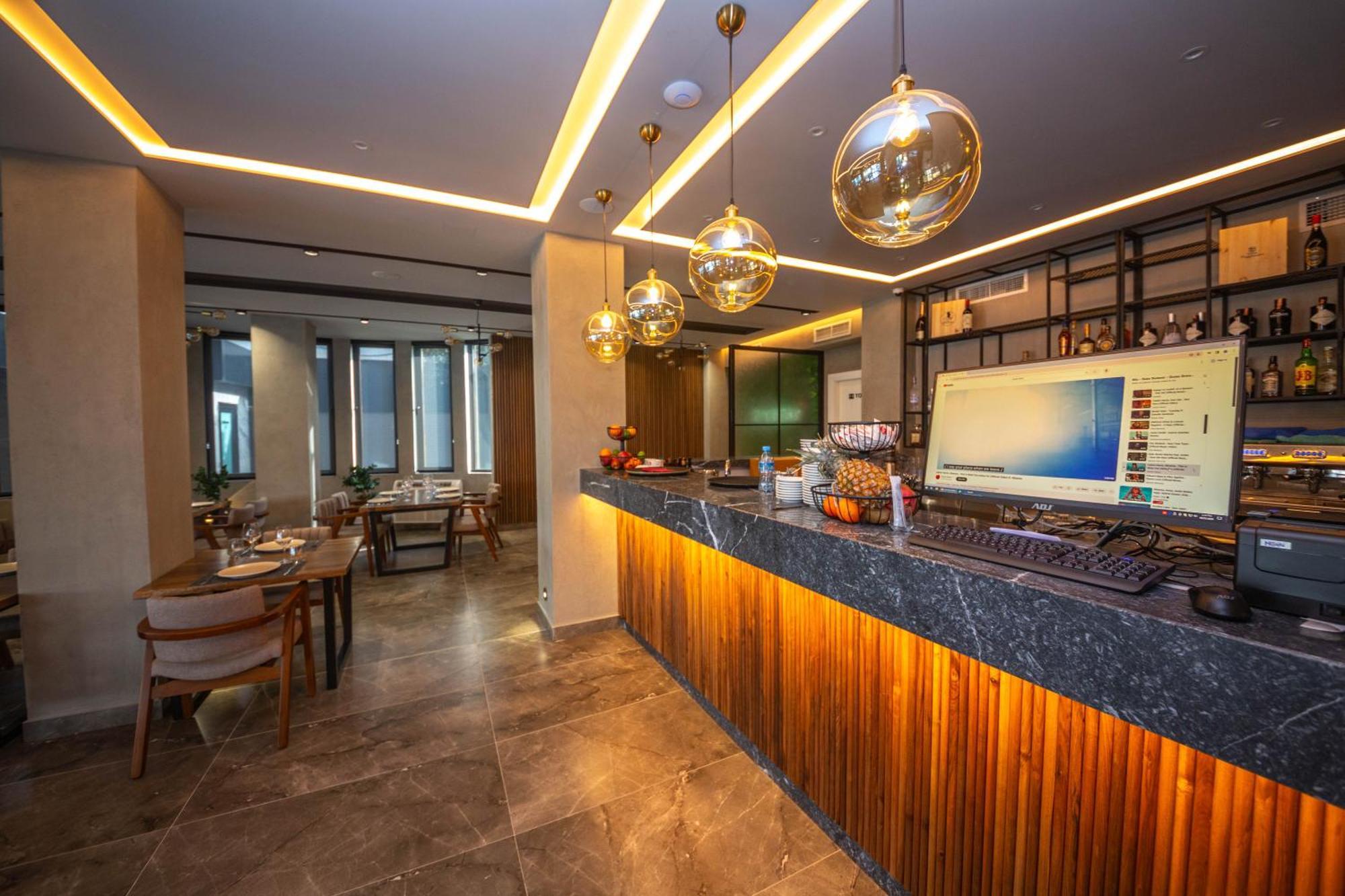 Hotel Riviera Kamez Εξωτερικό φωτογραφία